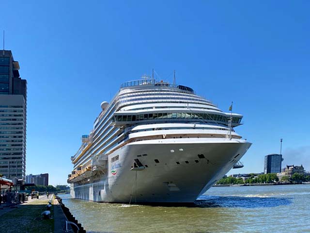 Aankomst Costa Diadema in Rotterdam